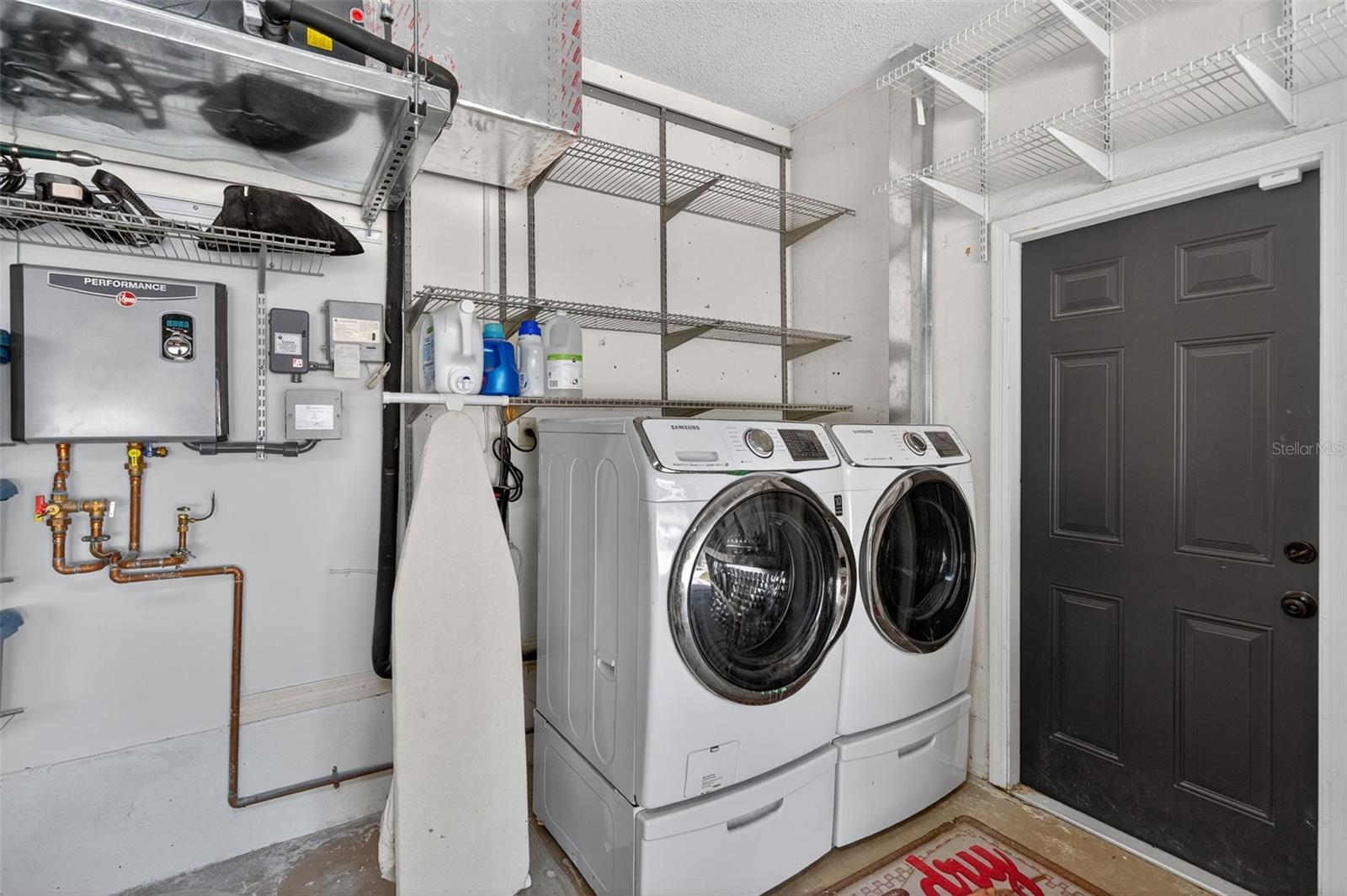 COLONIAL OAKS - Residential