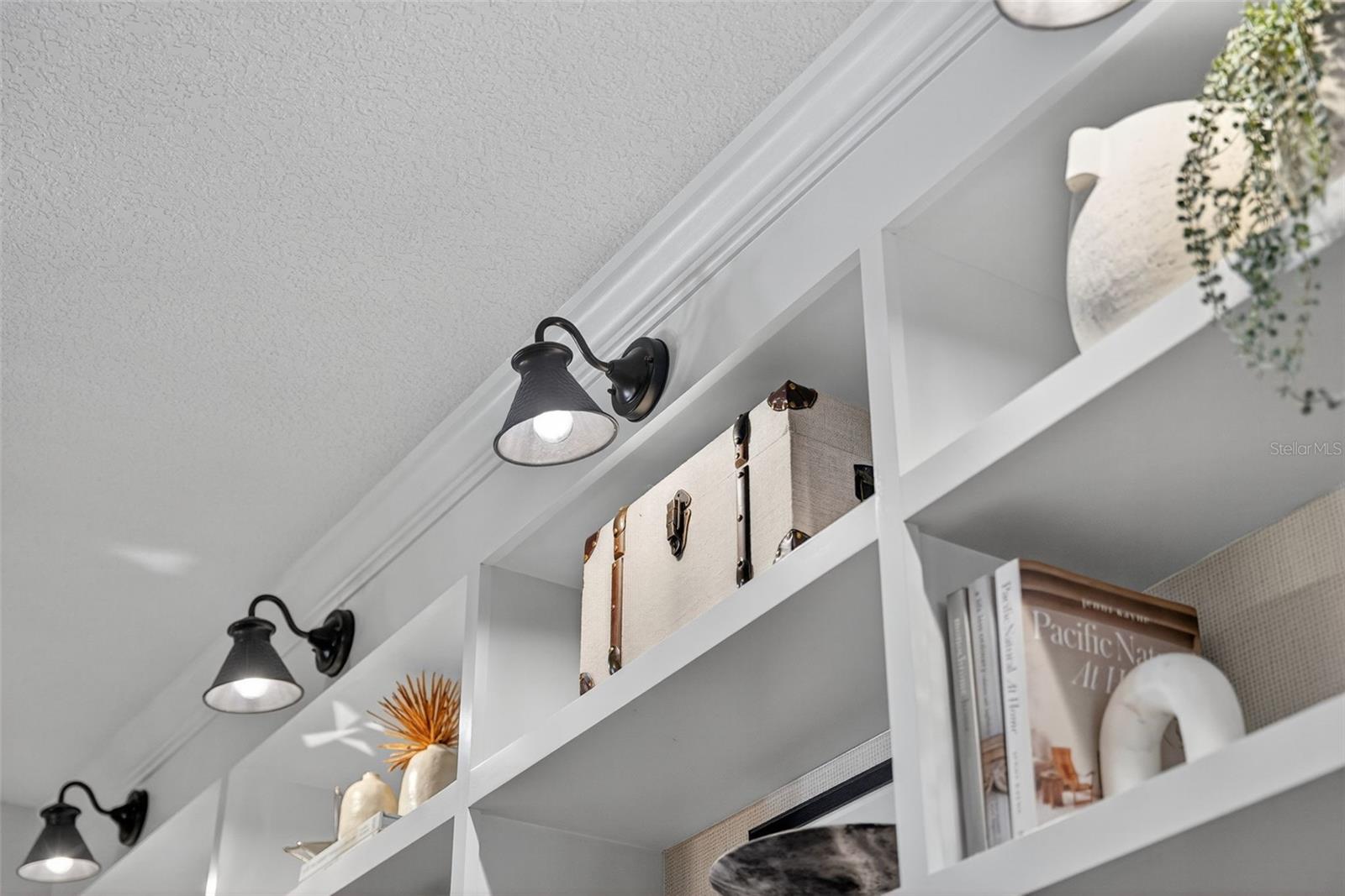 COLONIAL OAKS - Residential