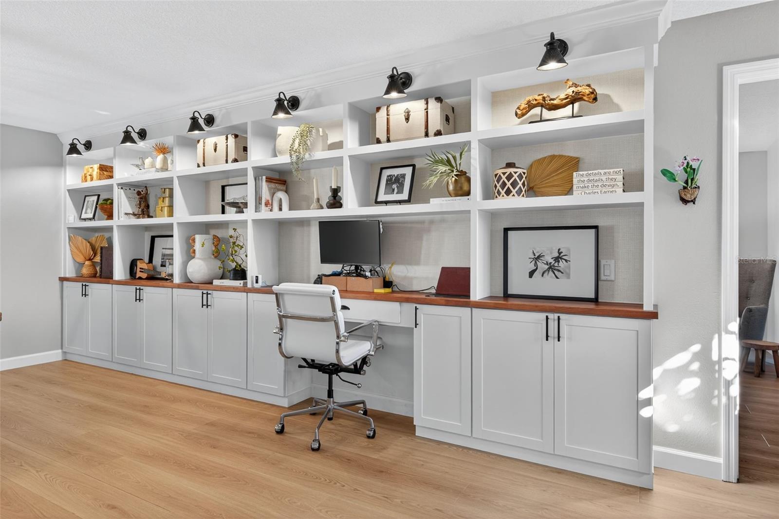 COLONIAL OAKS - Residential