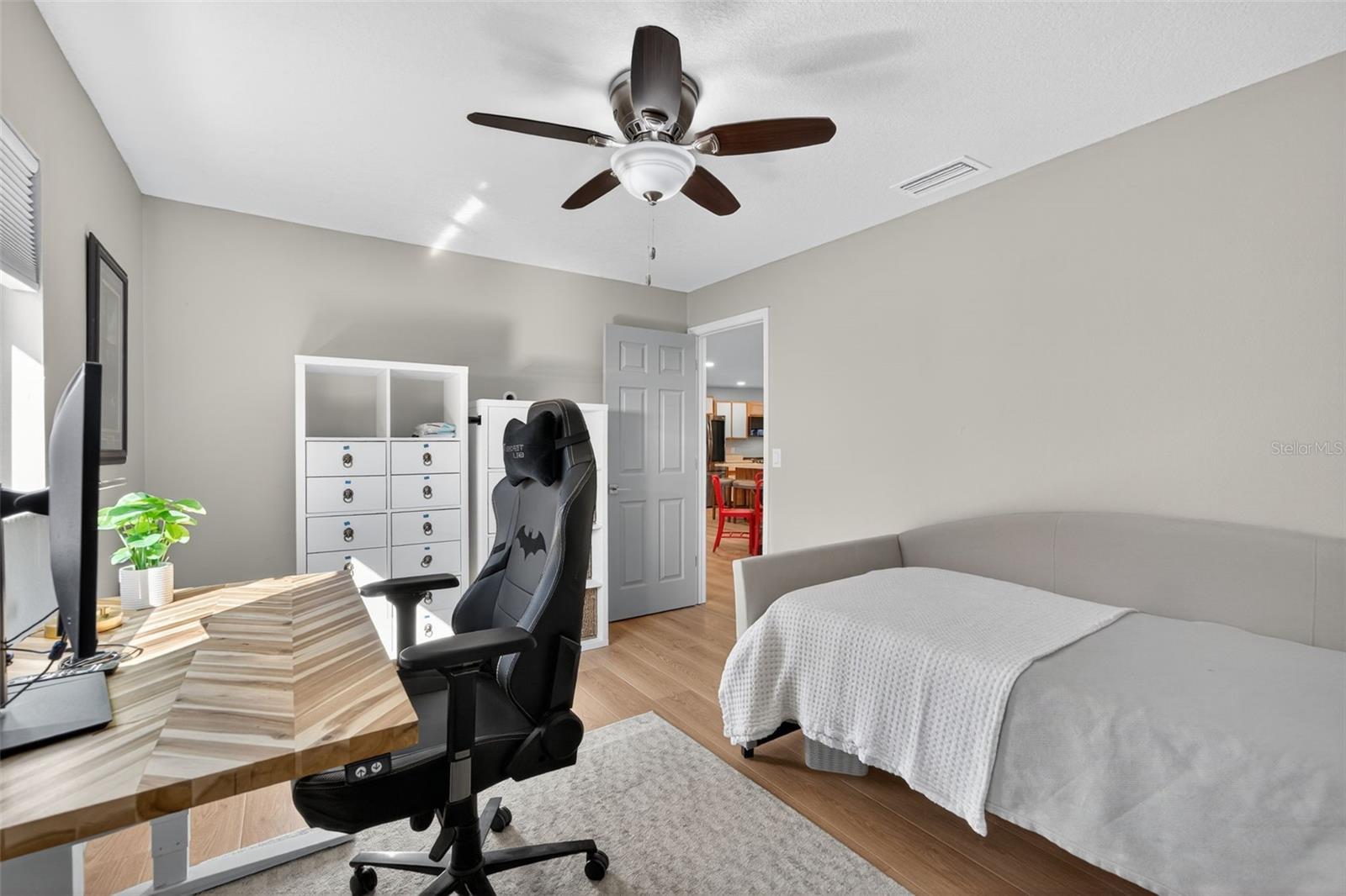 COLONIAL OAKS - Residential