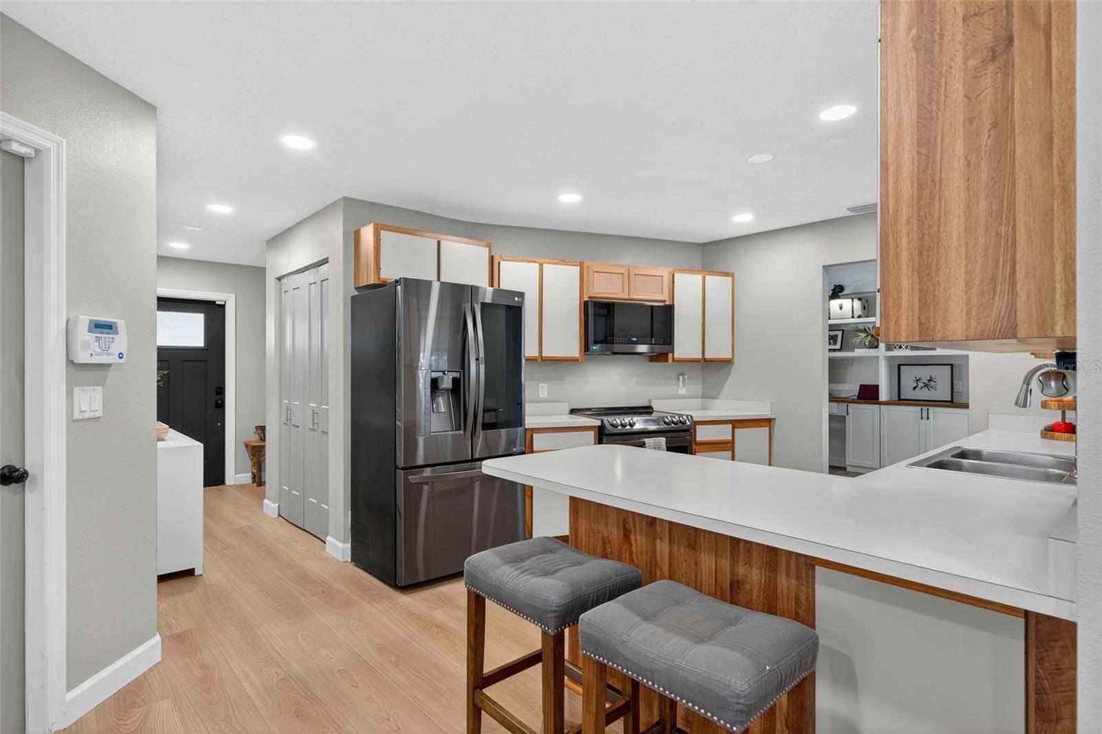 COLONIAL OAKS - Residential