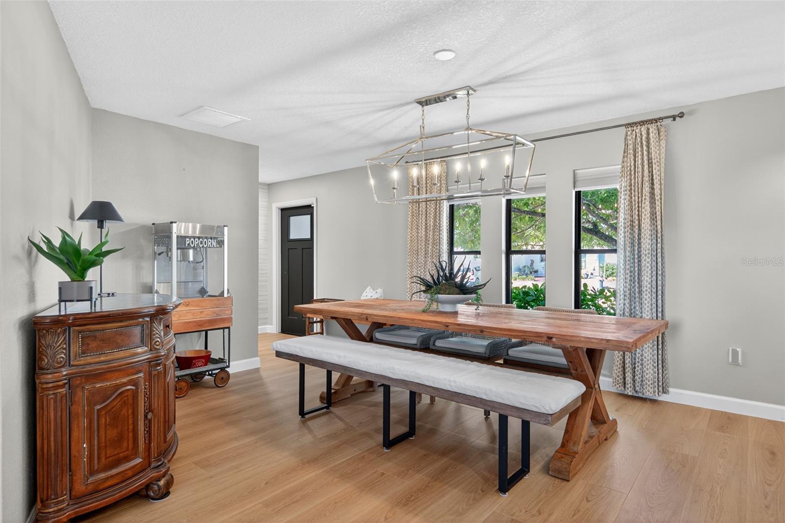 COLONIAL OAKS - Residential