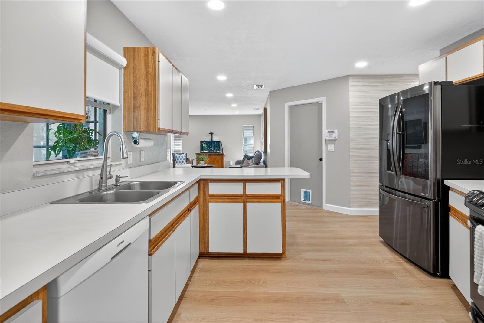 COLONIAL OAKS - Residential