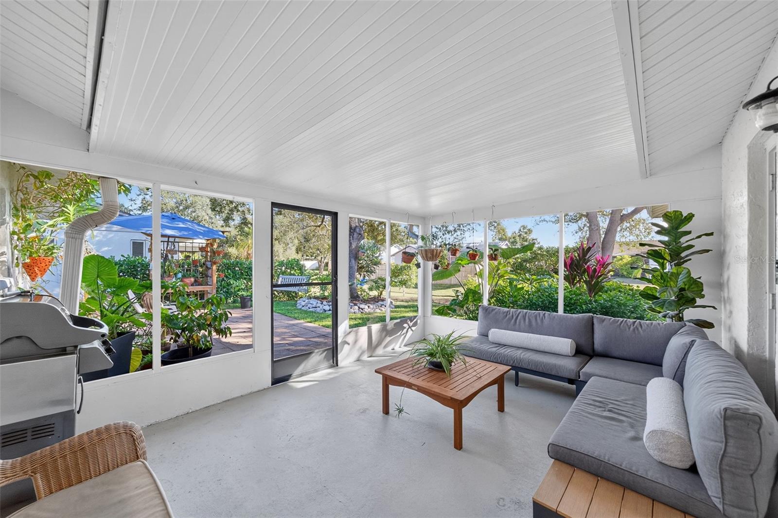 COLONIAL OAKS - Residential