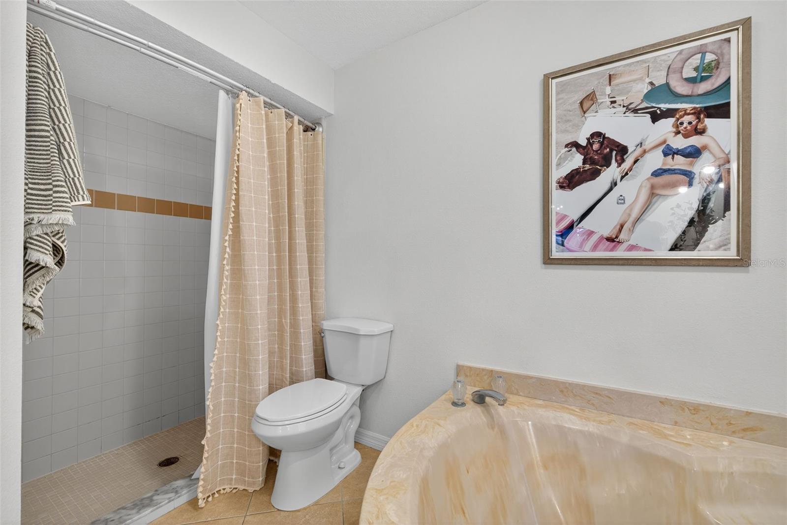 COLONIAL OAKS - Residential