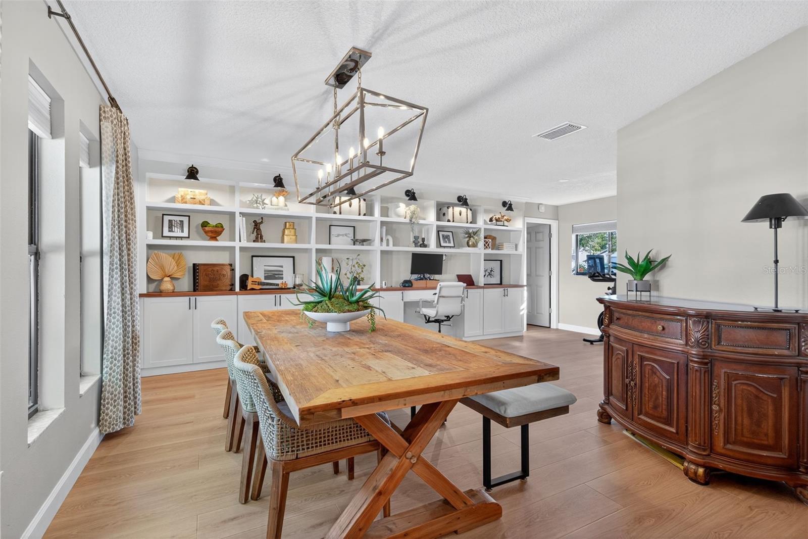 COLONIAL OAKS - Residential