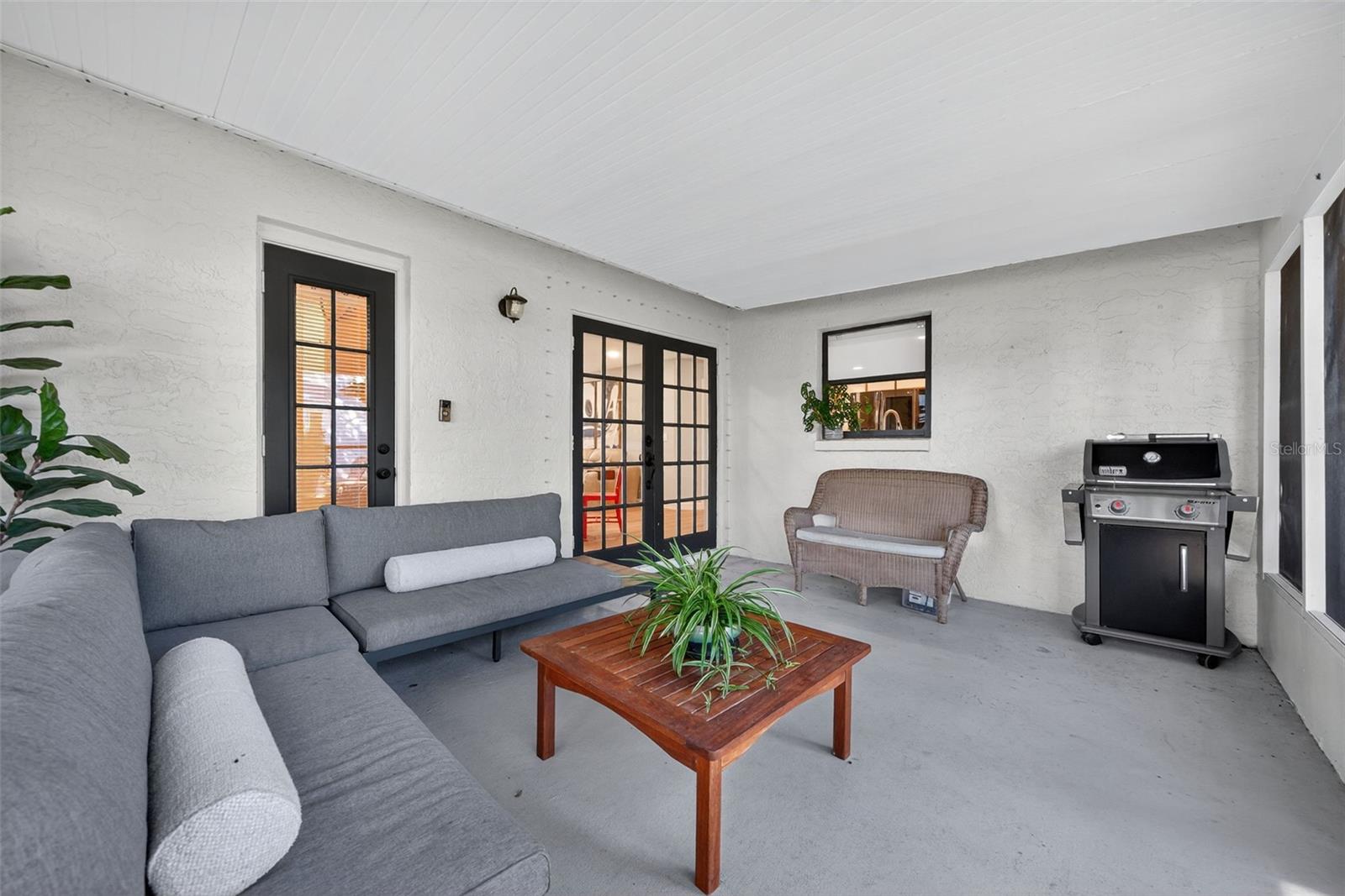 COLONIAL OAKS - Residential