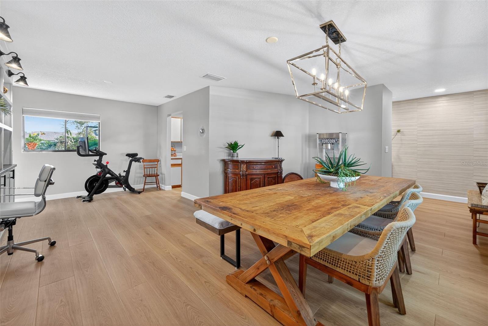 COLONIAL OAKS - Residential