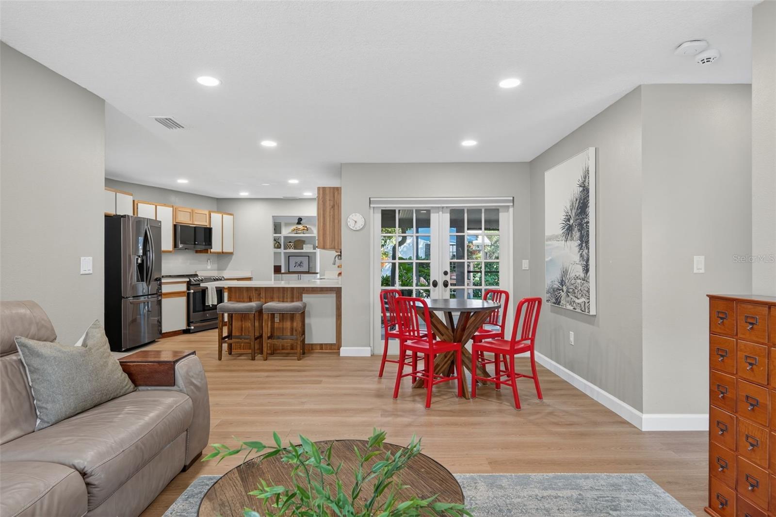 COLONIAL OAKS - Residential