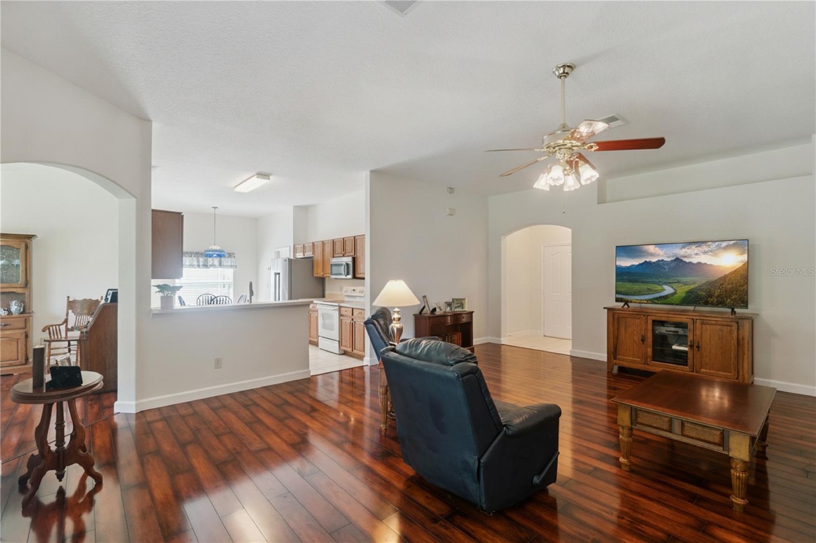 1094 GOLF POINT LOOP