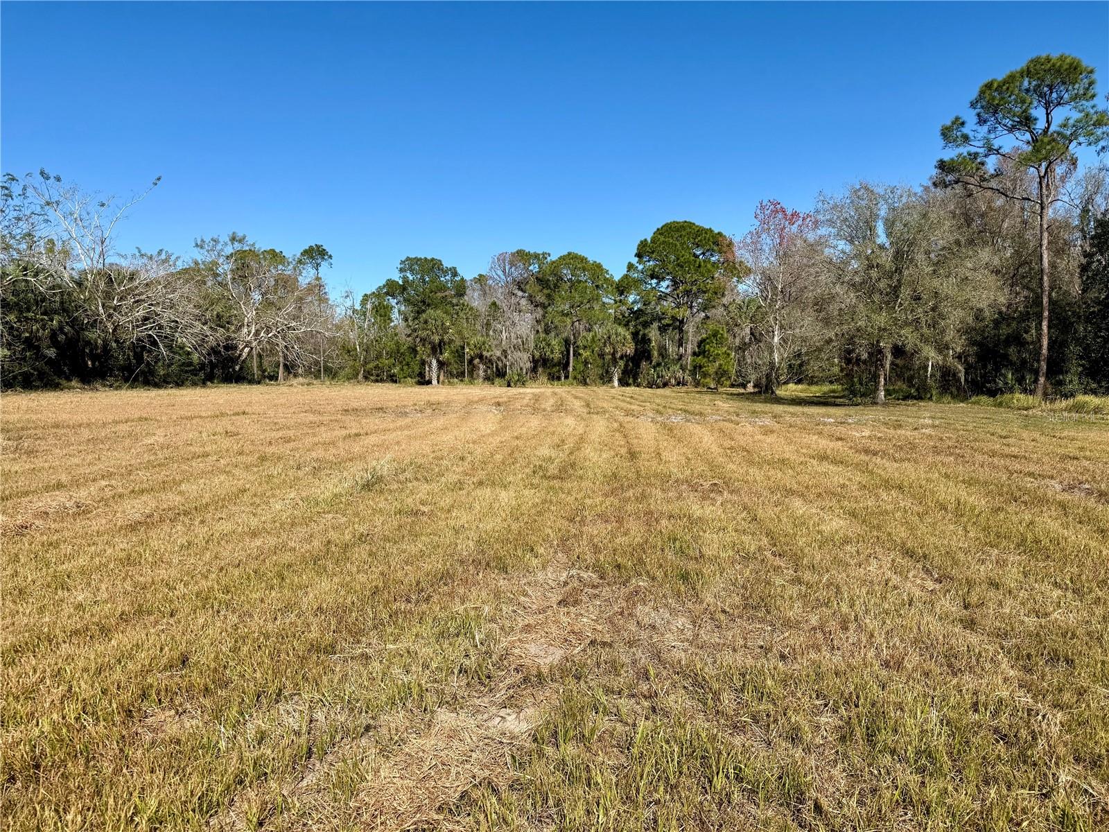 HAPPY TRAILS UNIT 3 UNREC - Land