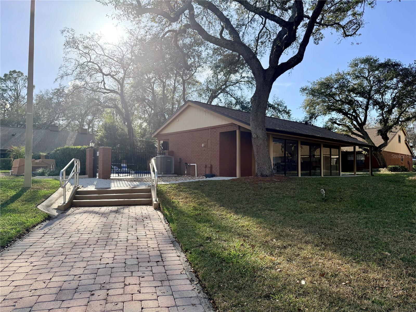 FEATHER EDGE A CONDO - Residential