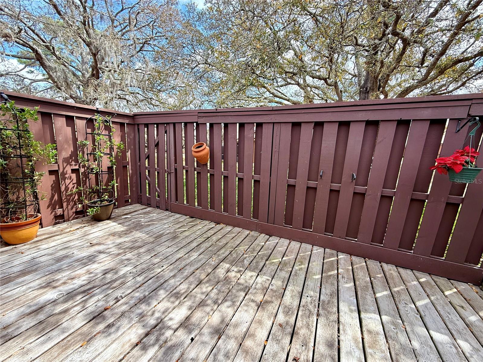 FEATHER EDGE A CONDO - Residential