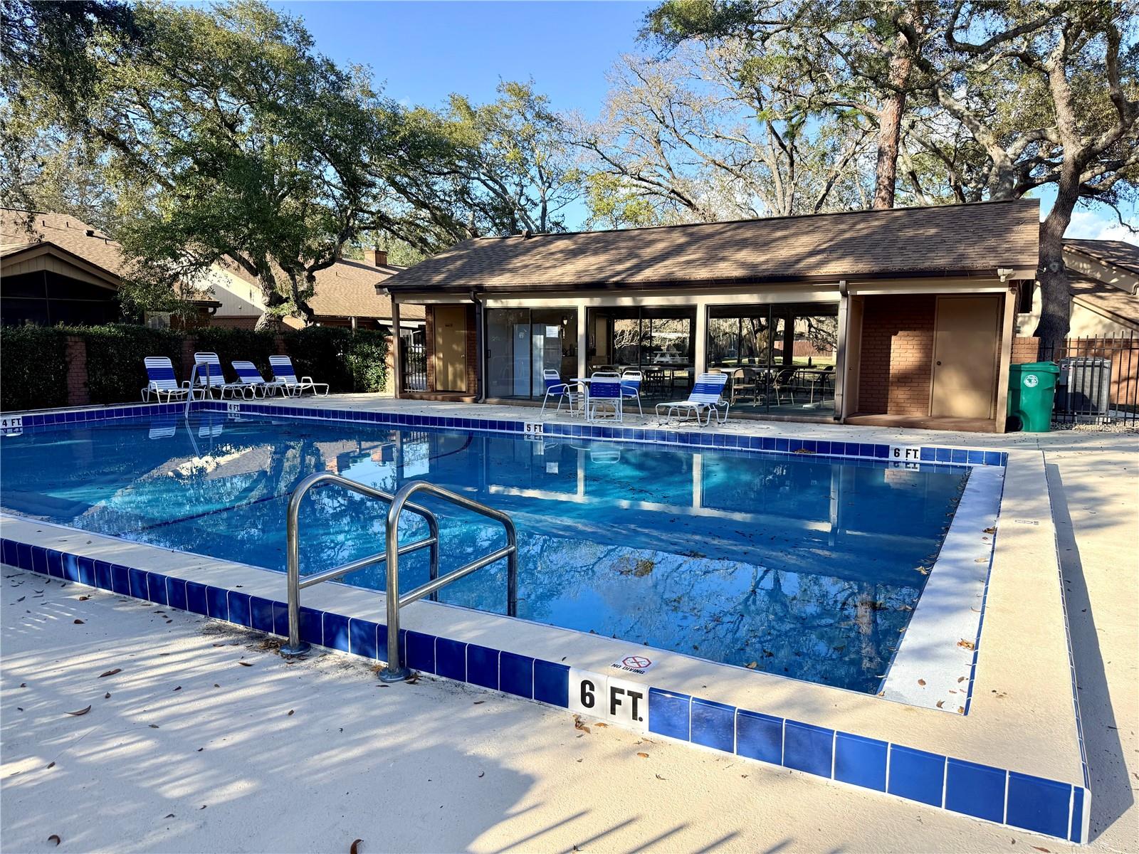 FEATHER EDGE A CONDO - Residential