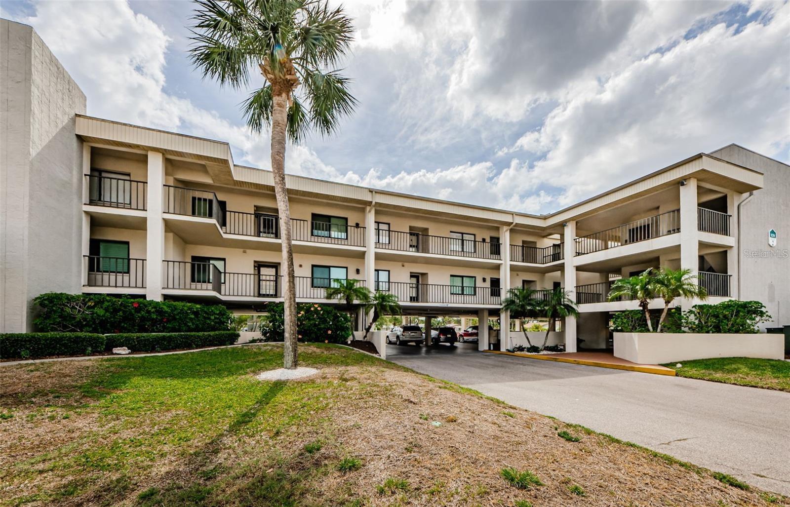 SAND PEBBLE POINTE CONDO 01 AMD 02 - Residential