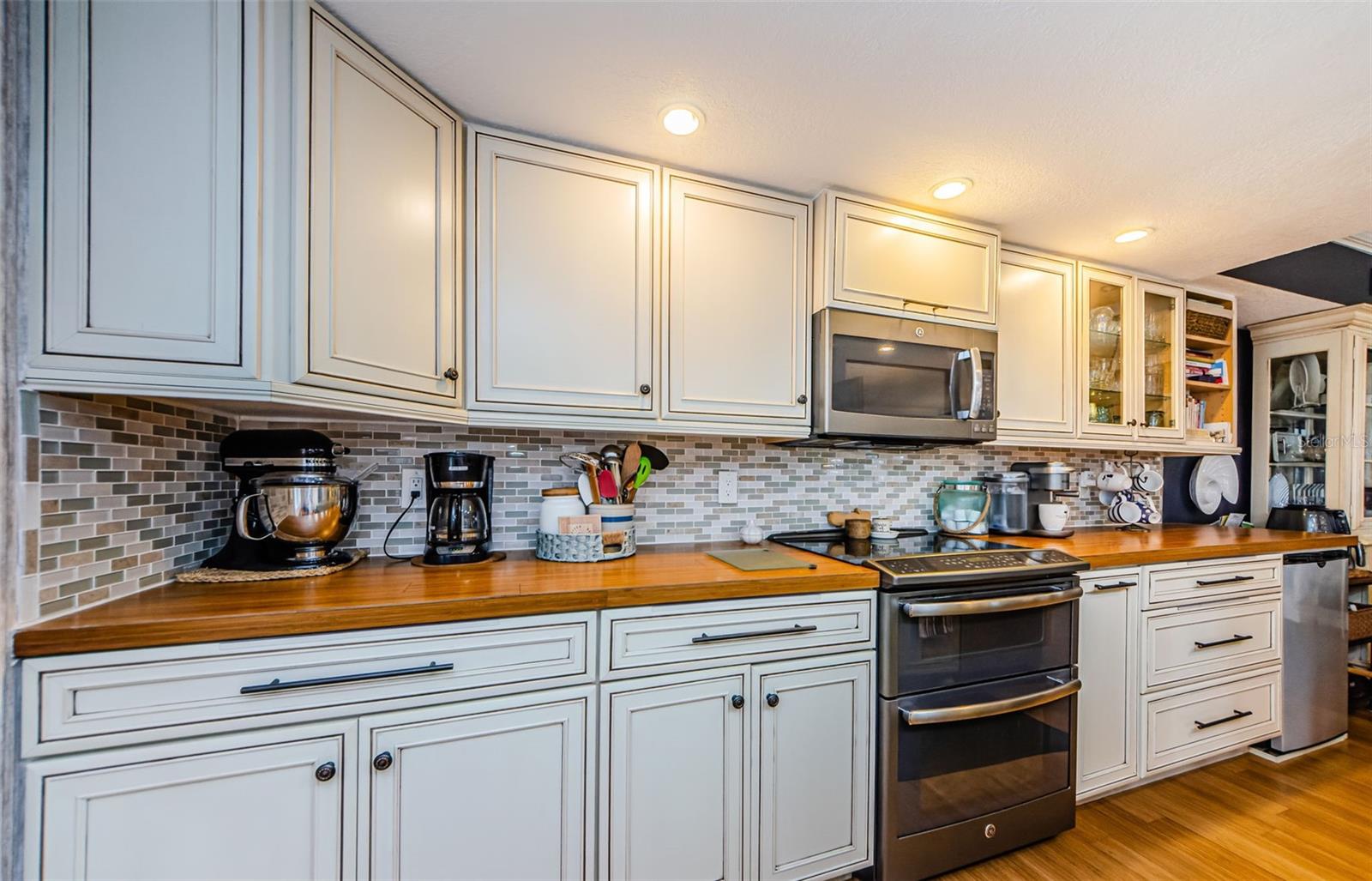 SAND PEBBLE POINTE CONDO 01 AMD 02 - Residential