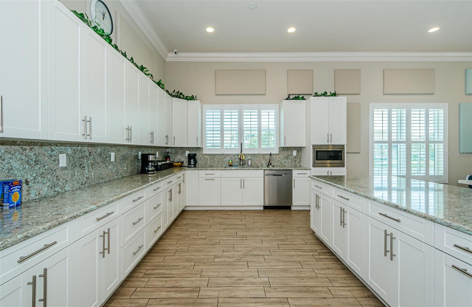 SAND PEBBLE POINTE CONDO 01 AMD 02 - Residential