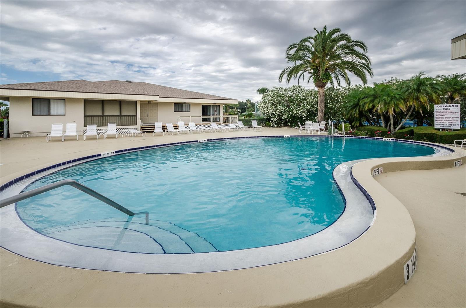 SAND PEBBLE POINTE CONDO 01 AMD 02 - Residential