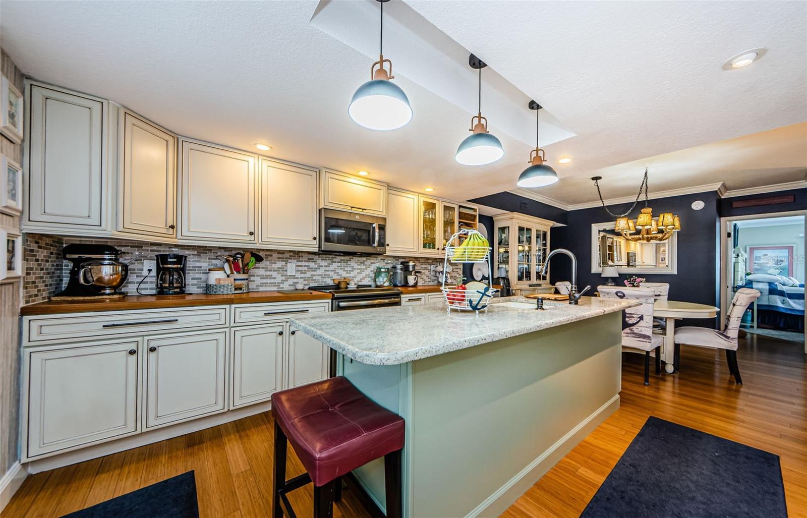 SAND PEBBLE POINTE CONDO 01 AMD 02 - Residential