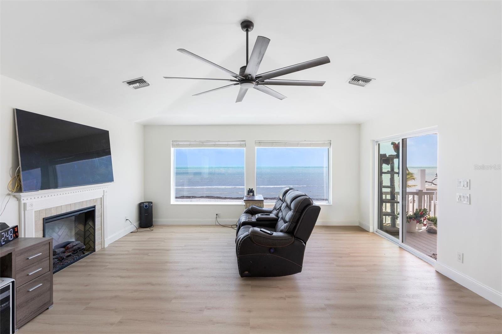 LONG BEACH ESTATES SEC B - Residential