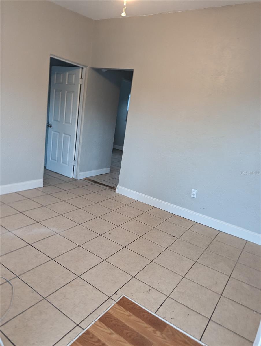 TANHURST SUB - Residential Lease