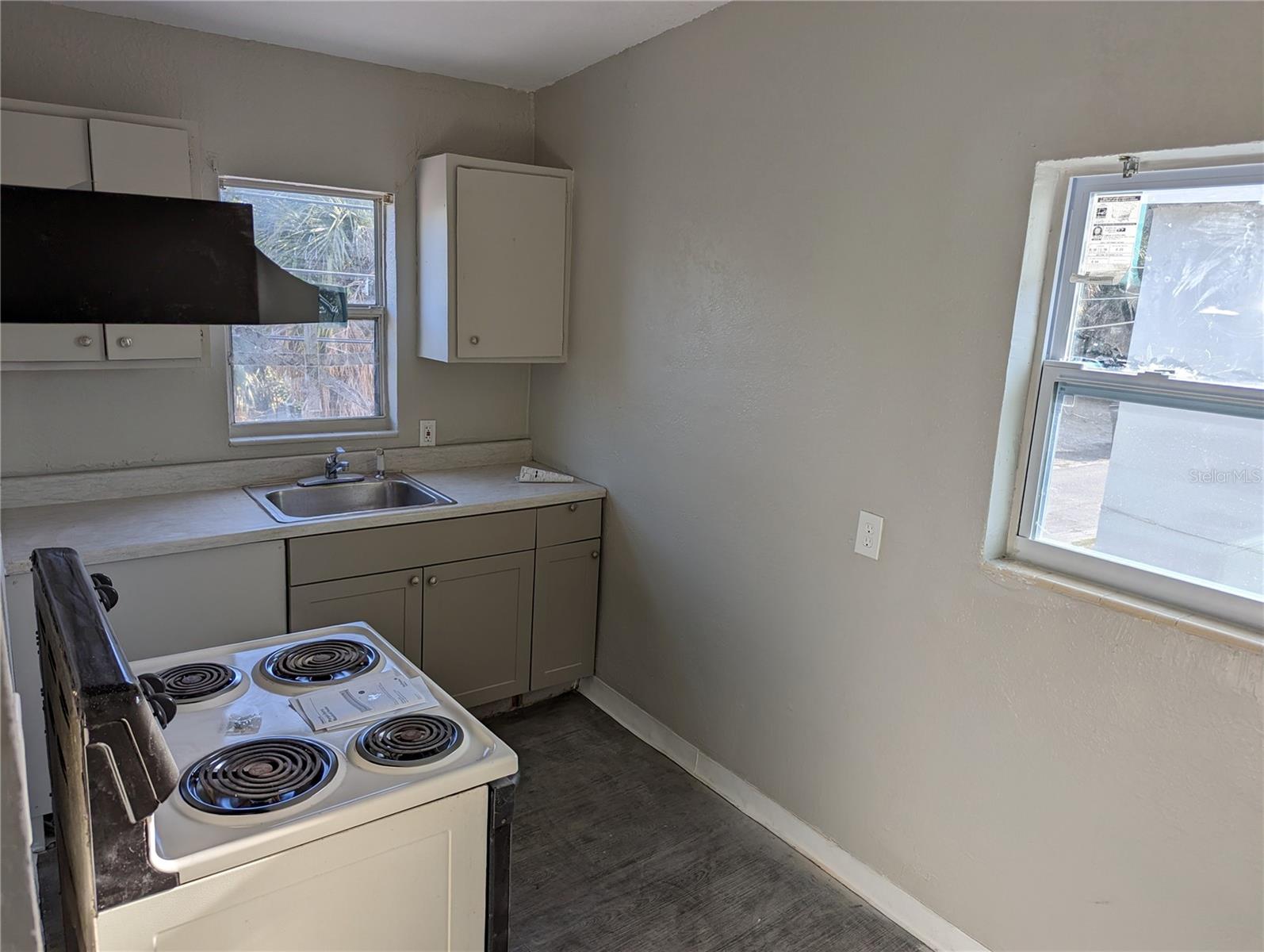 TANHURST SUB - Residential Lease