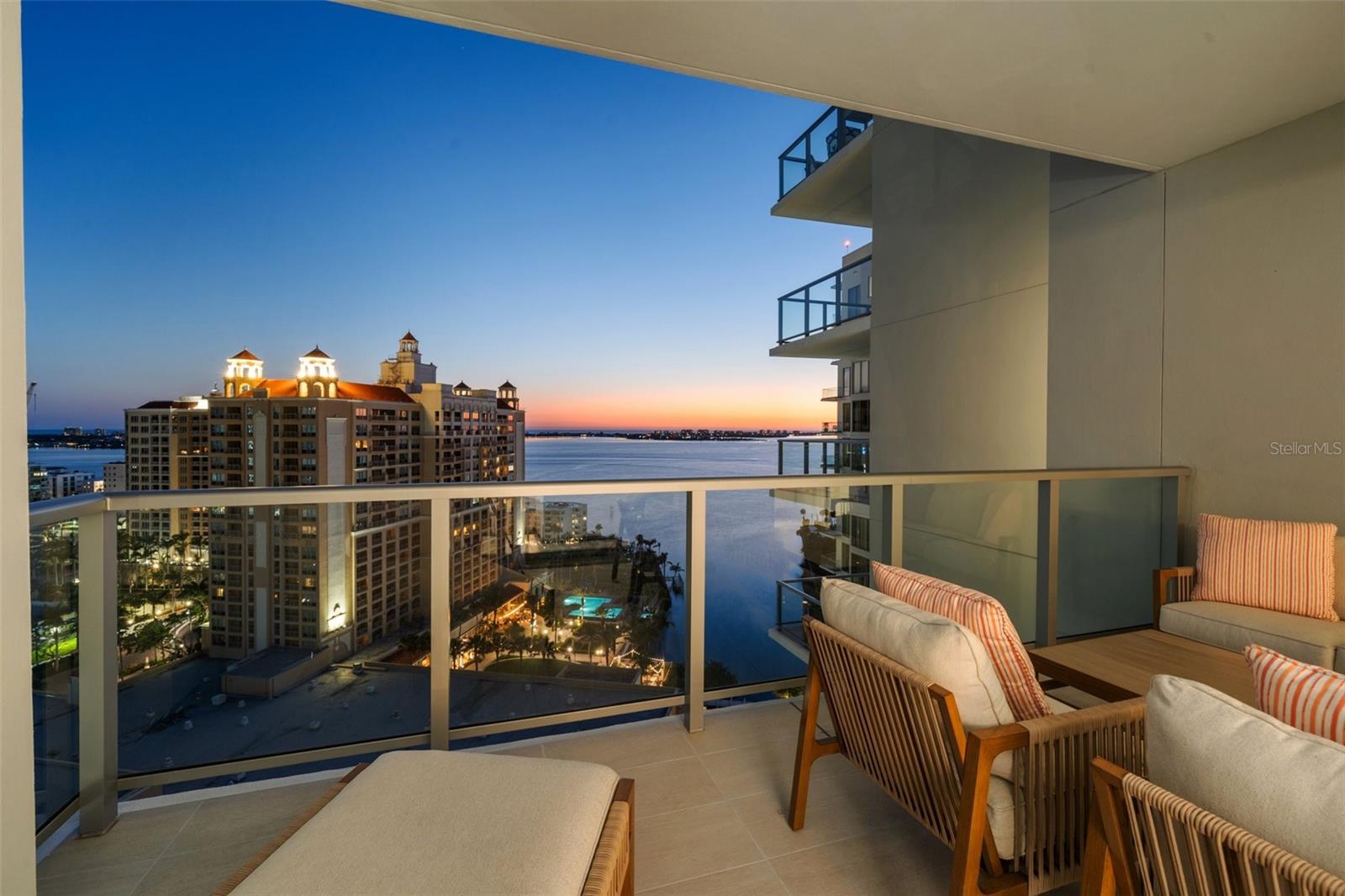 301 QUAY COMMONS 1610