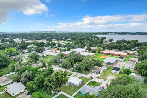 A home in WINTER HAVEN