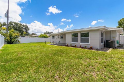 A home in SEMINOLE