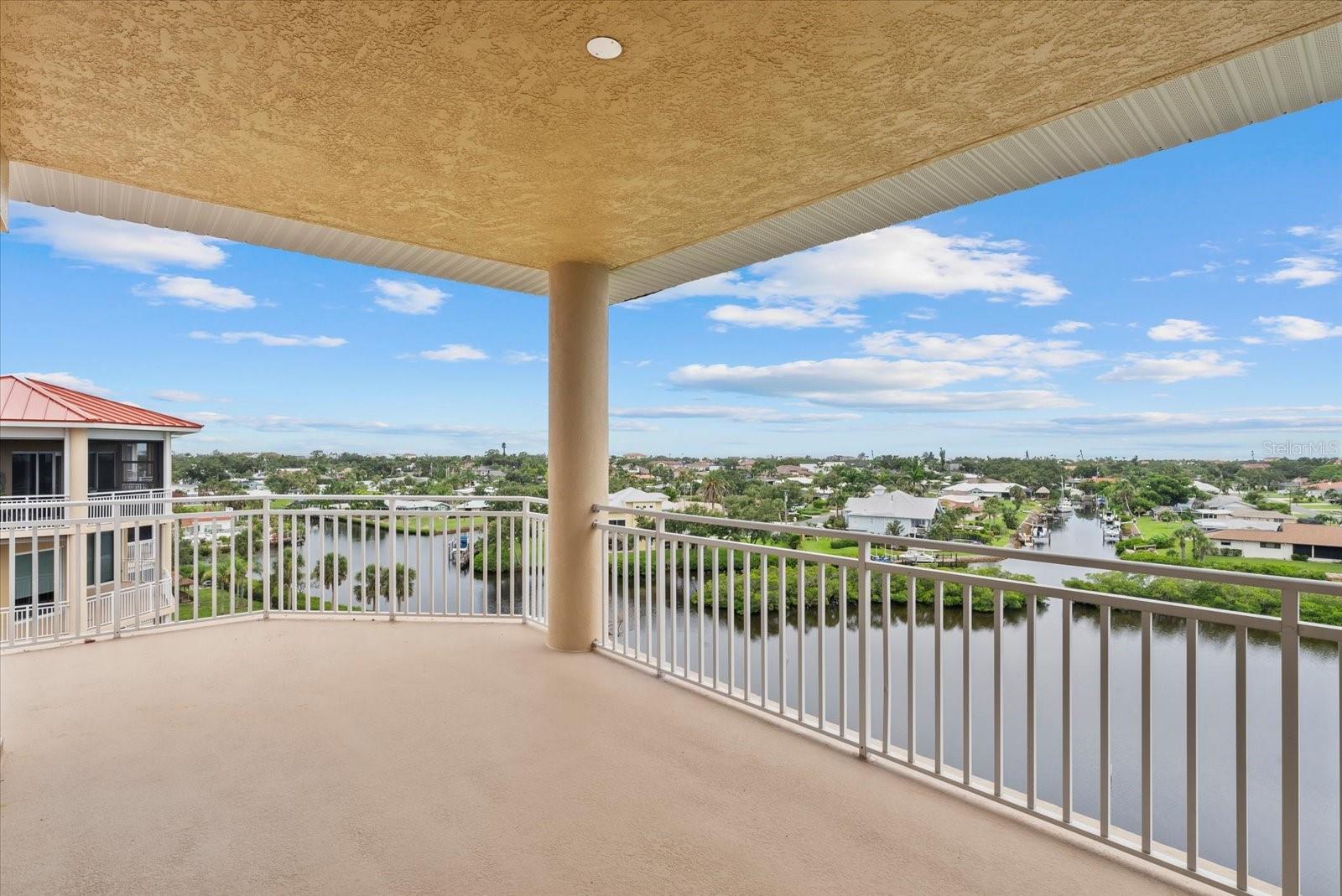 BLACKBURN HARBOR RESIDENCES - Residential