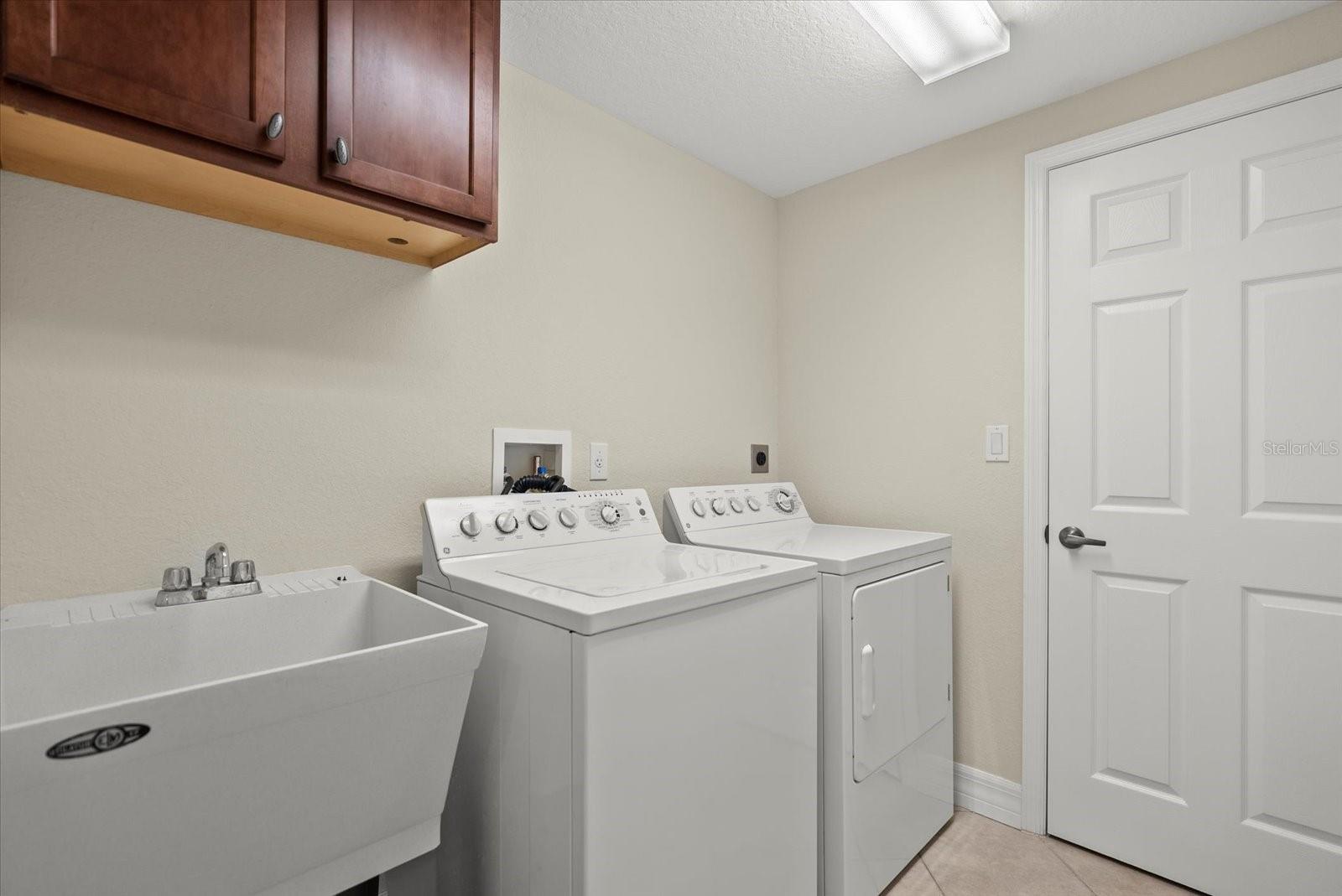 BLACKBURN HARBOR RESIDENCES - Residential