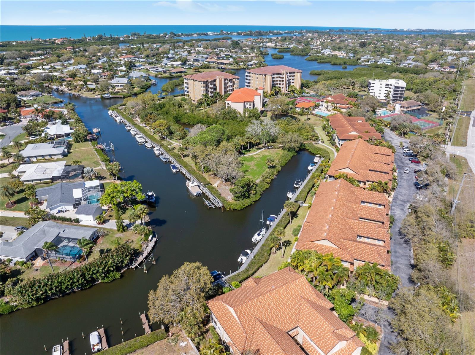 BLACKBURN HARBOR RESIDENCES - Residential