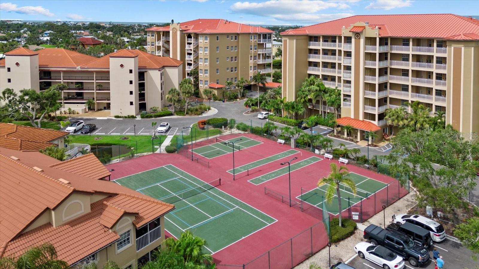 BLACKBURN HARBOR RESIDENCES - Residential