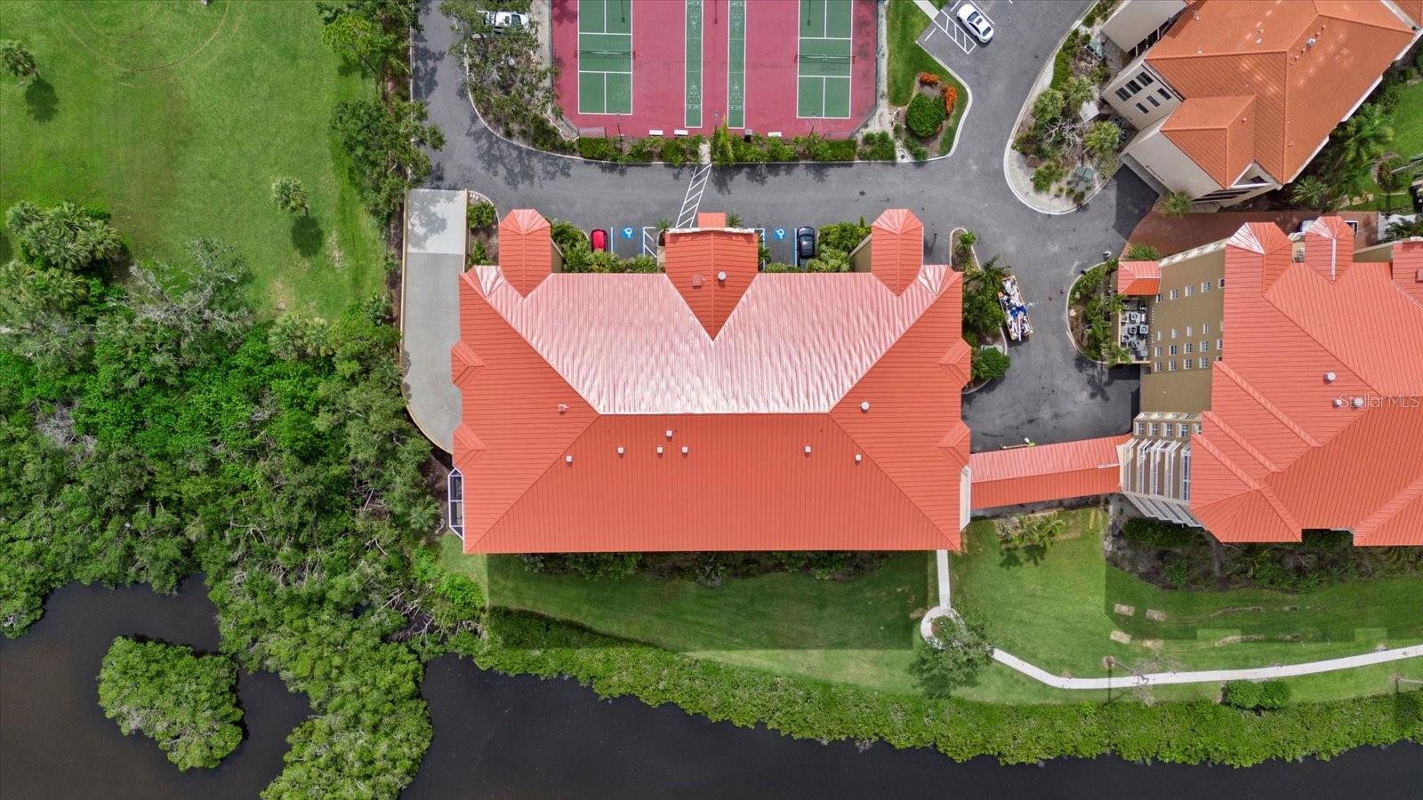 BLACKBURN HARBOR RESIDENCES - Residential