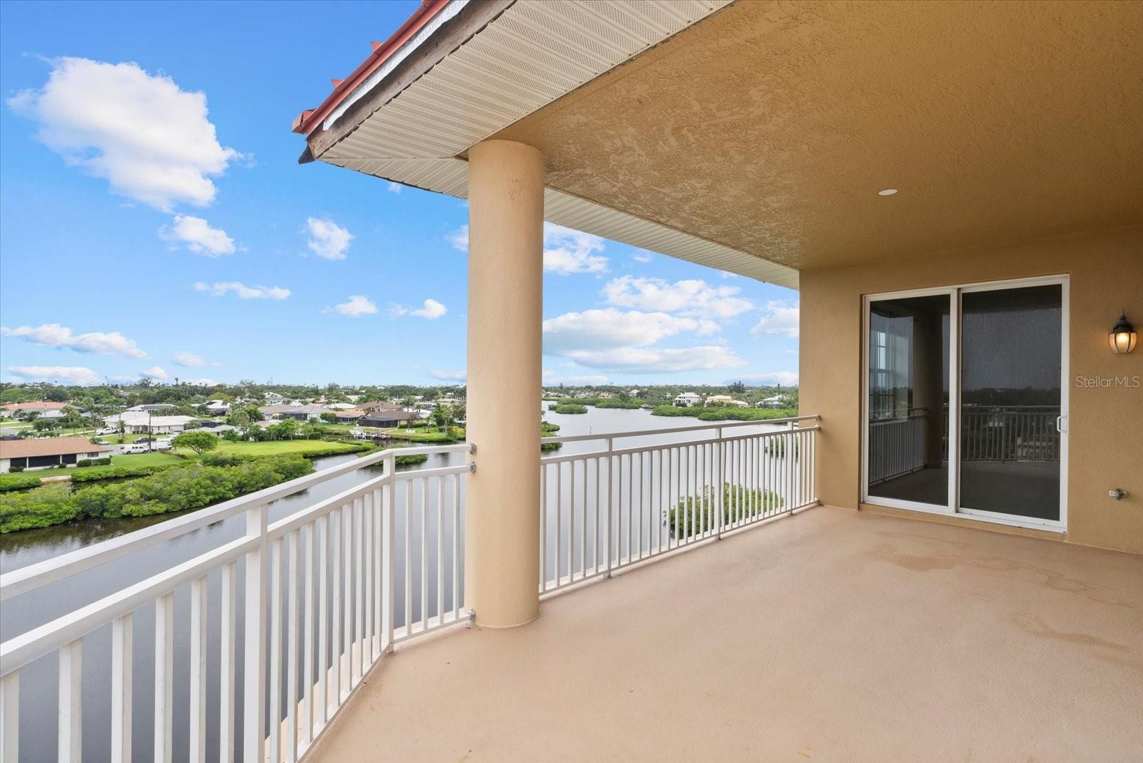 BLACKBURN HARBOR RESIDENCES - Residential