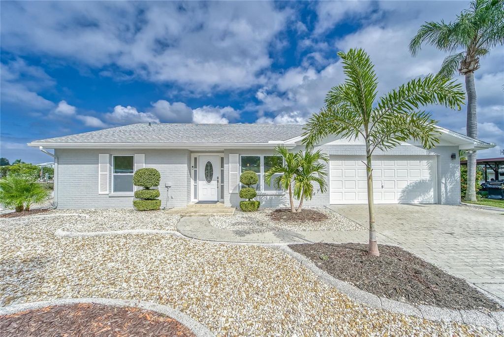 Photo of 805 Leisey Circle, Ruskin, FL 33570 (MLS # TB8399909)