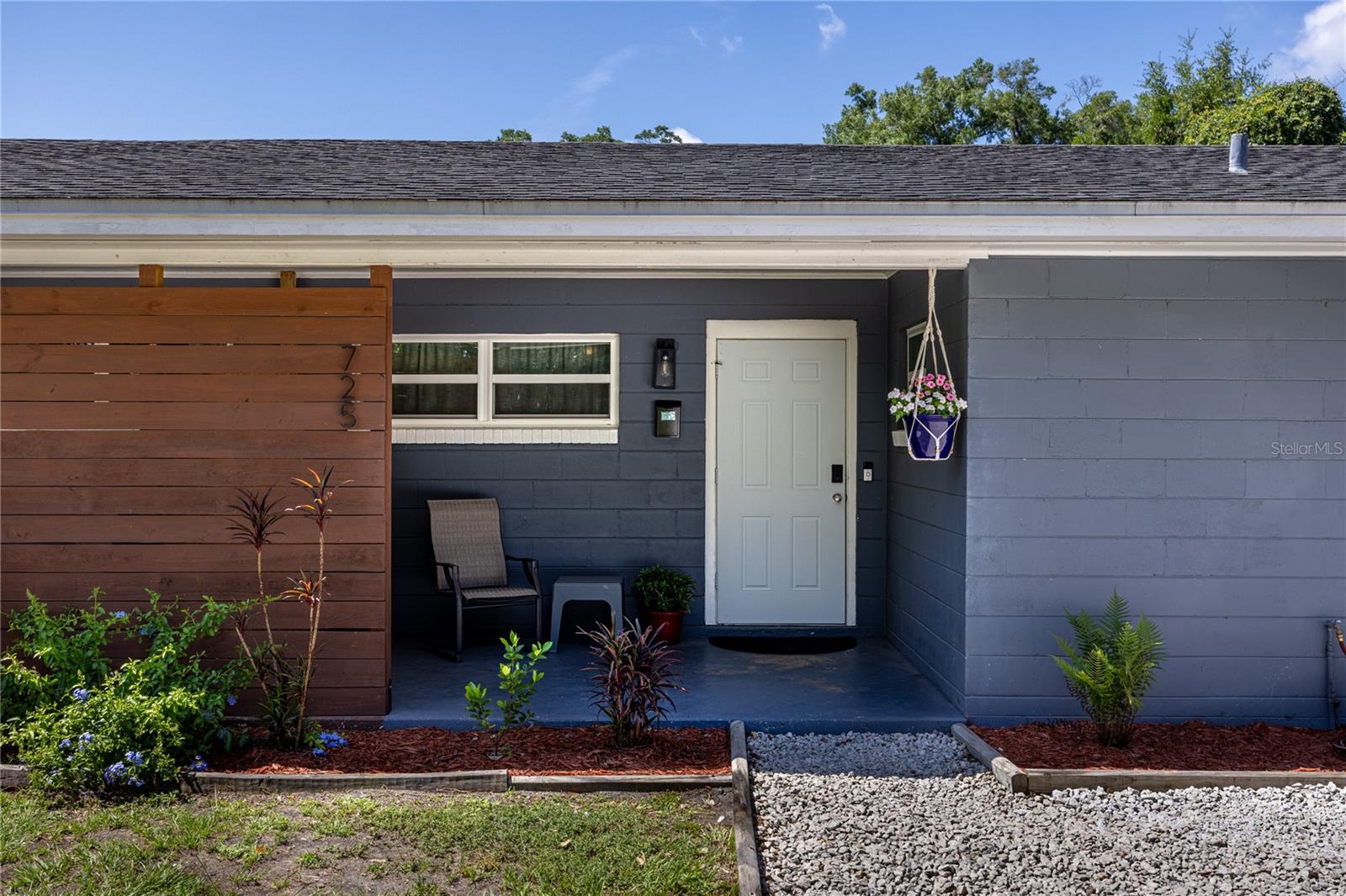 725 SE 4TH AVENUE