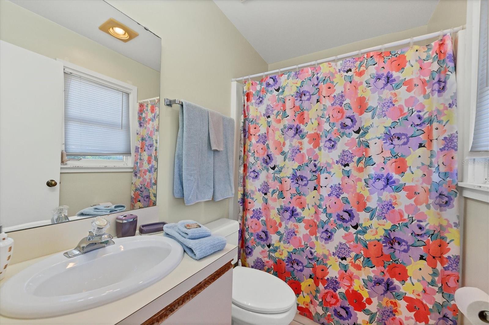 HIDEAWAY BAY BEACH CLUB PH 01 - Residential Lease