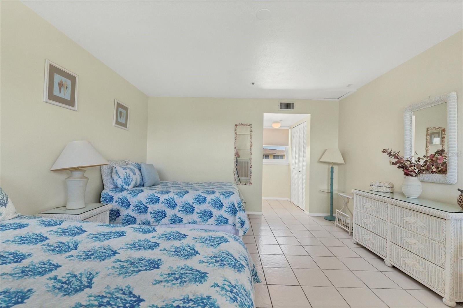 HIDEAWAY BAY BEACH CLUB PH 01 - Residential Lease