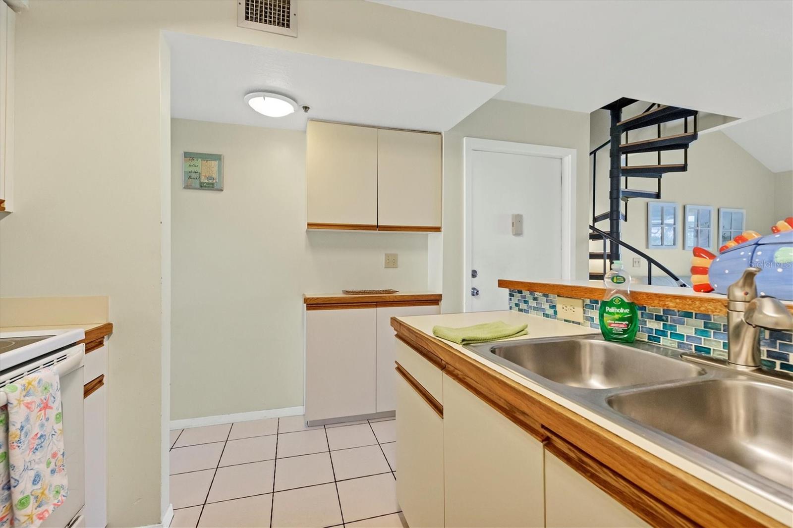 HIDEAWAY BAY BEACH CLUB PH 01 - Residential Lease