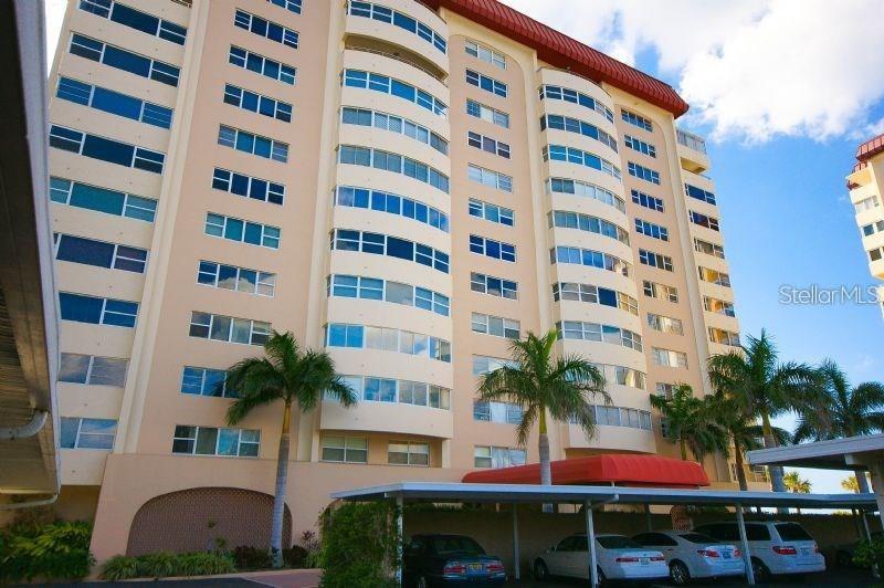 AVAILABLE Apr. 2024 -Dec. 2024...2 mo. Min.
Beautiful 2 bedroom 2 bathroom with direct views of the Gulf of Mexico and Lido beach. Owner recently renovated and spared no expense. All new throughout including furnishings. Enjoy spectacular sunsets and expansive gulf views form the 11th floor beachfront condo. Well appointed spacious condo .Relax on the lanai and take in the breathtaking views. Very friendly resort with heated pool and lanai. Short drive to St Armands Circle offering plenty of shopping and dining options.