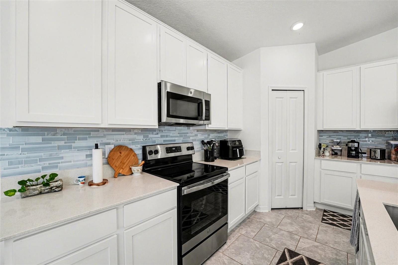 LEOMAS LNDG PH 1 - Residential