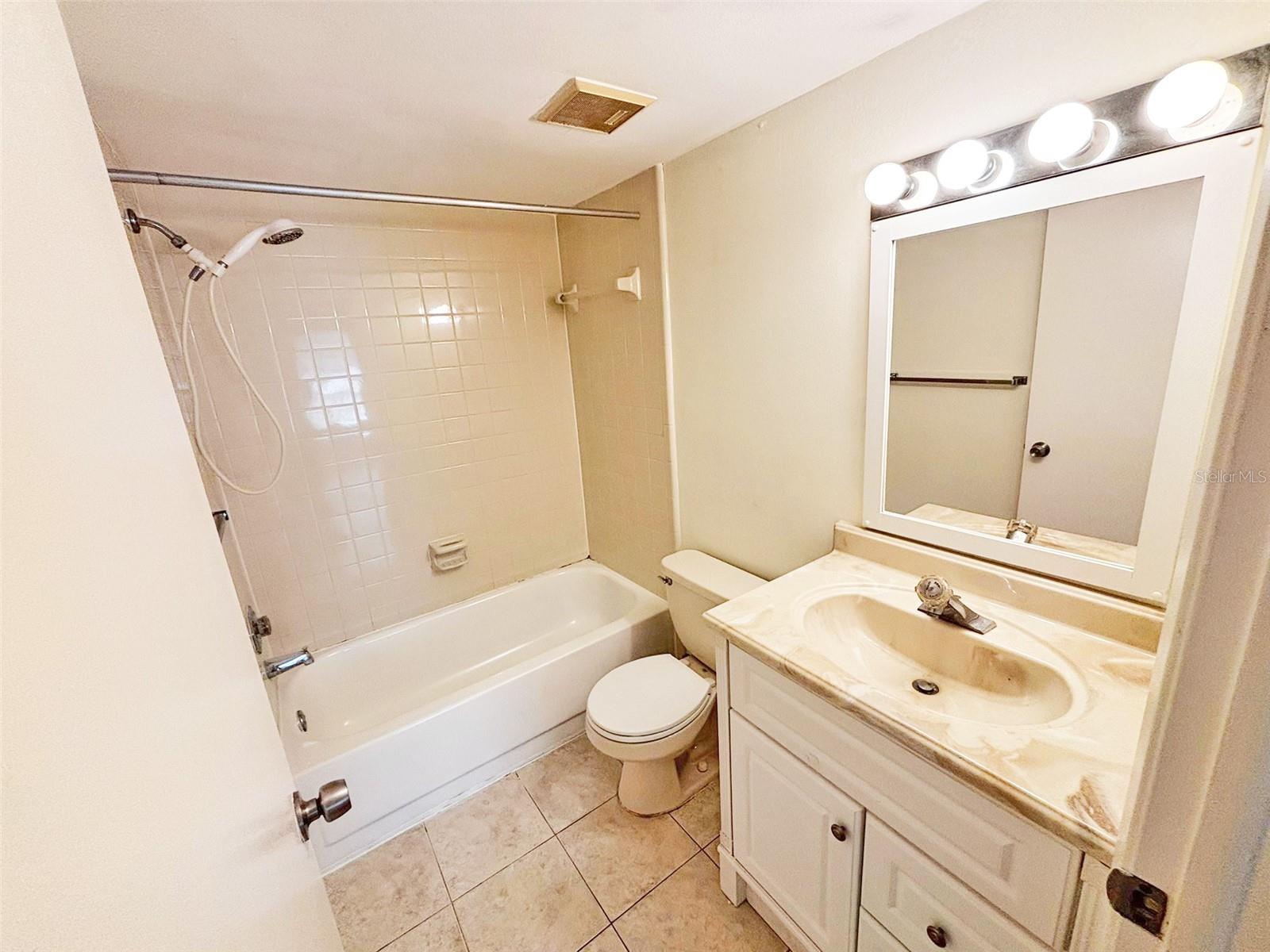 NORTH OAKS CONDO III - Residential