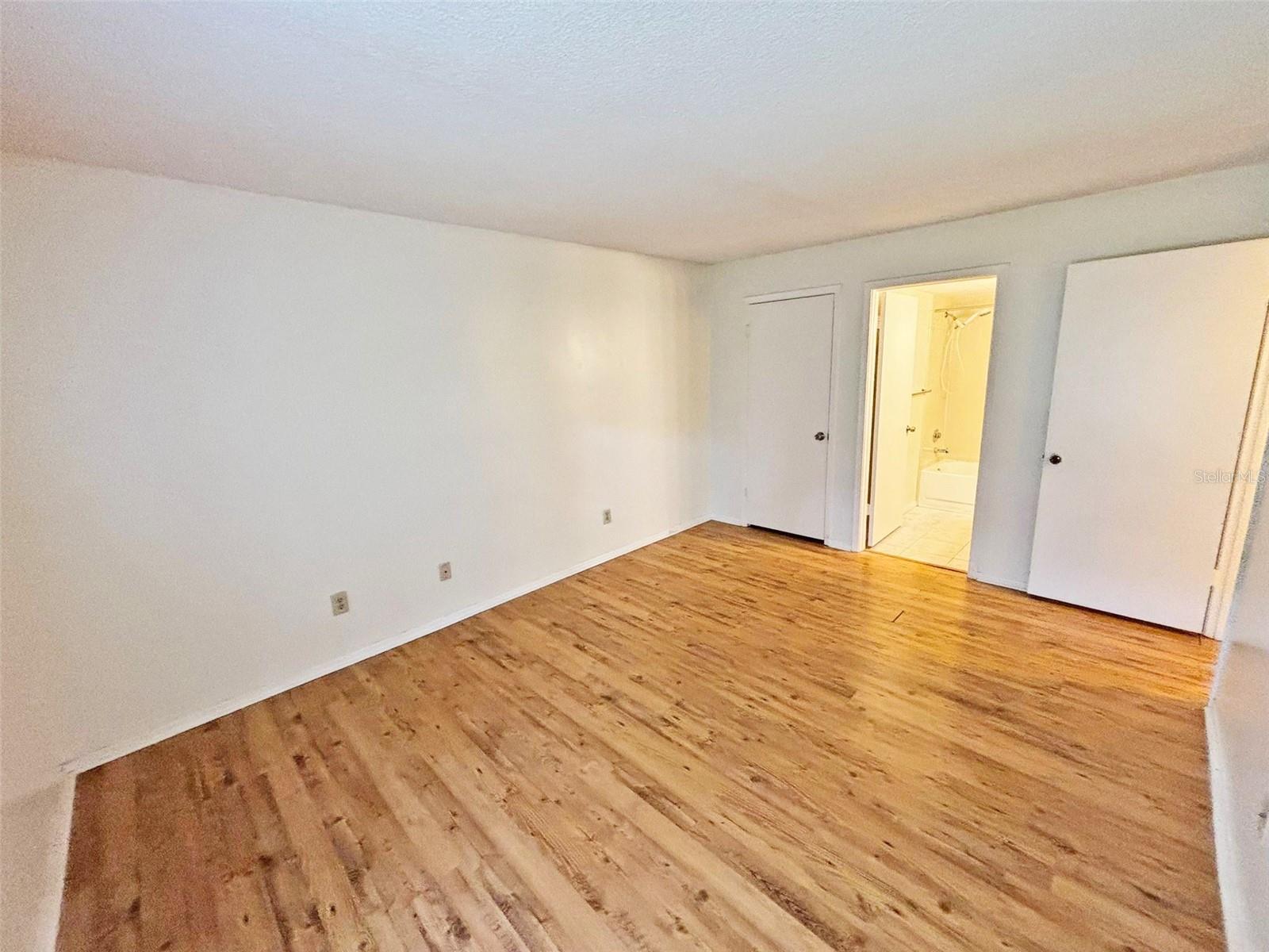 NORTH OAKS CONDO III - Residential