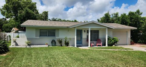 A home in SEMINOLE