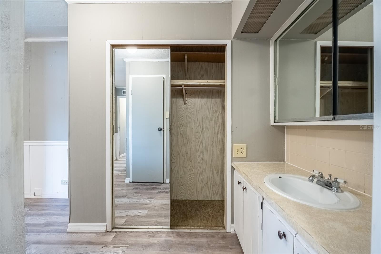 CRYSTAL LAKE ESTATES - Residential