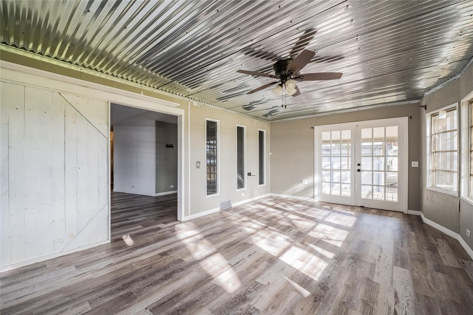 CRYSTAL LAKE ESTATES - Residential