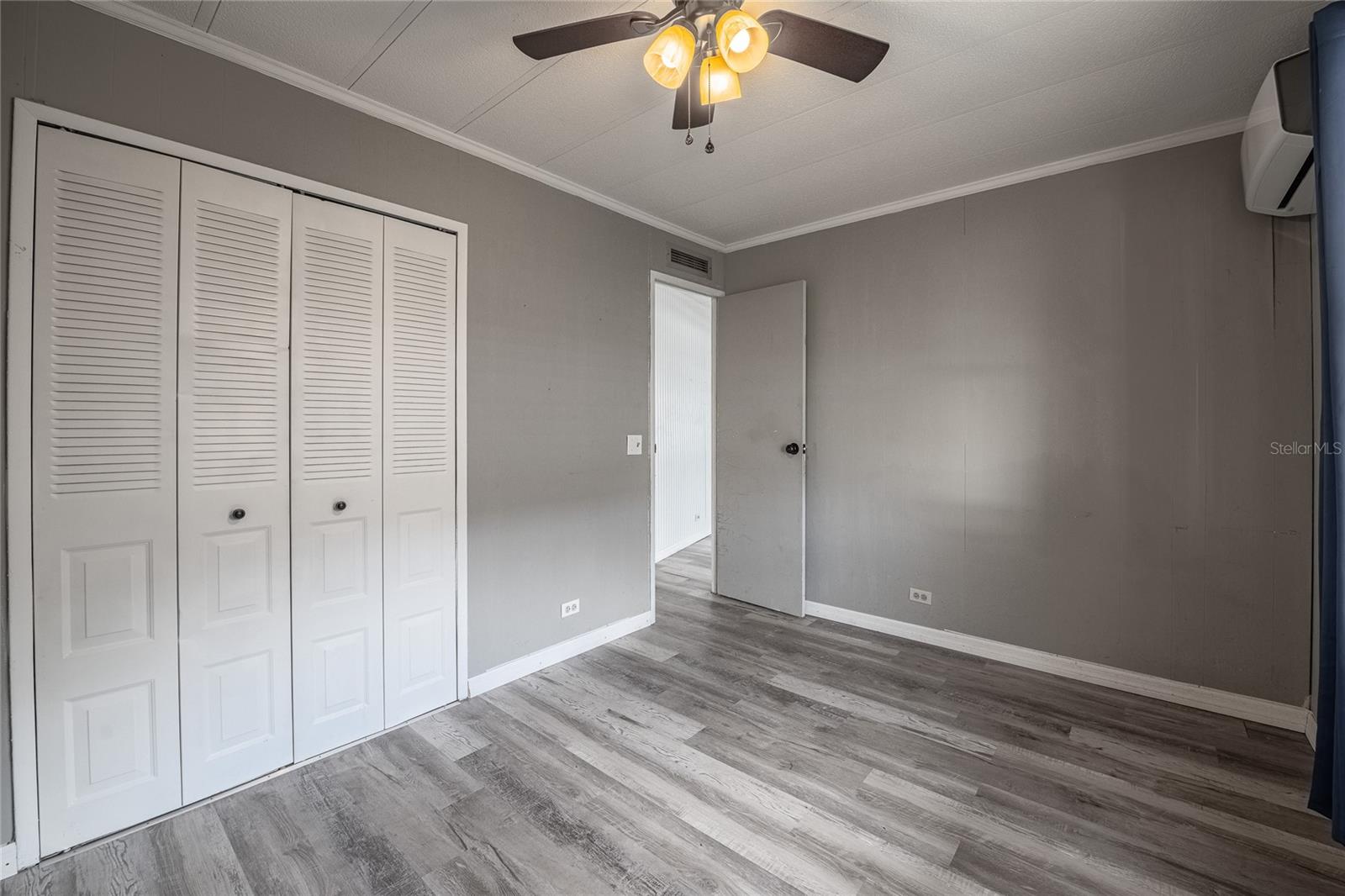 CRYSTAL LAKE ESTATES - Residential