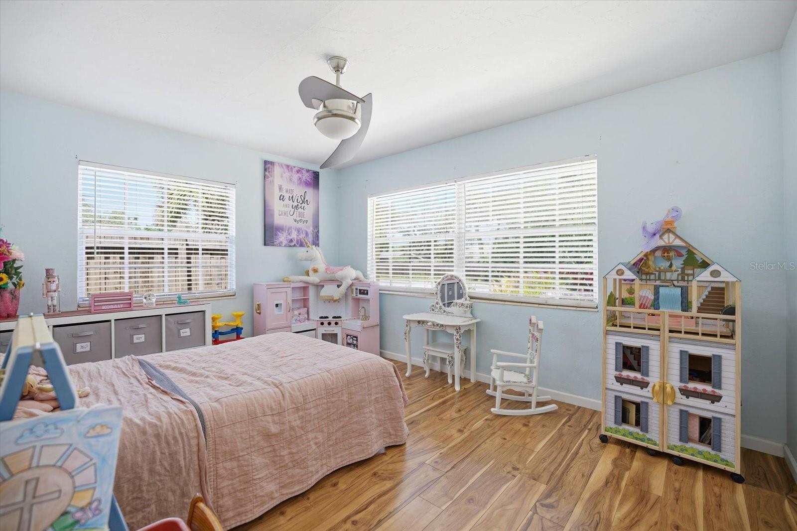 EAST VENICE - Residential