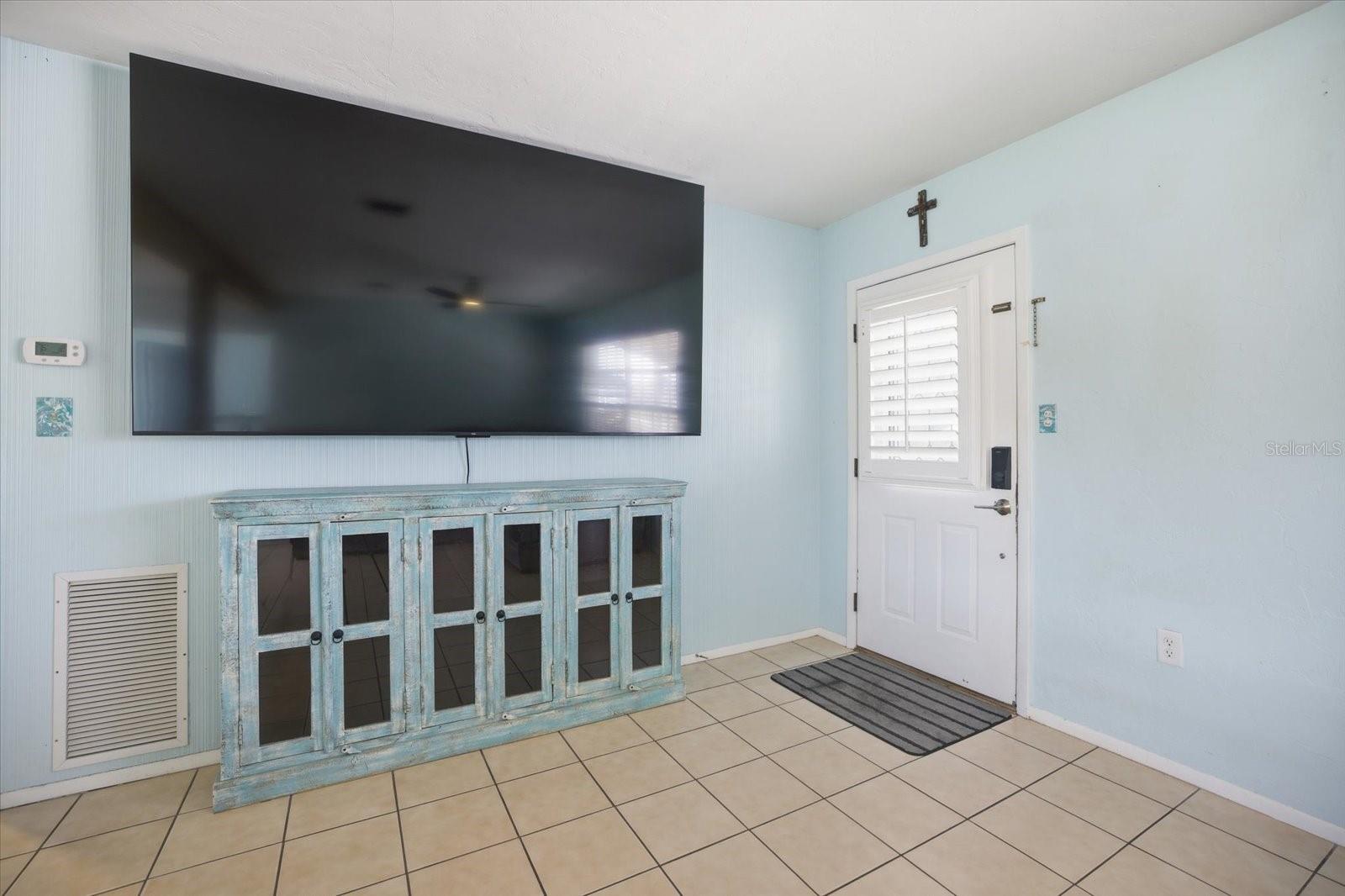 EAST VENICE - Residential